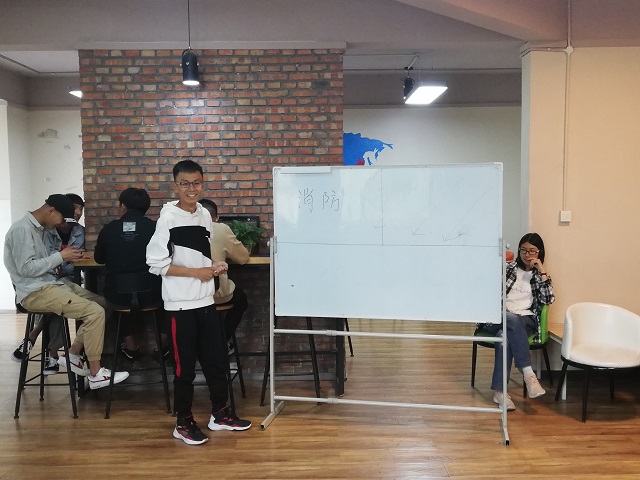 【完满班级】共筑消防墙 平安你我他——数据1801班“关注消防 护我家园”知识学习活动