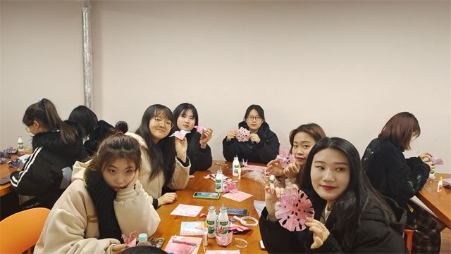 【完满班级】弘美德 剪风采——艺术传媒学院数字媒体艺术2101班完满班级活动