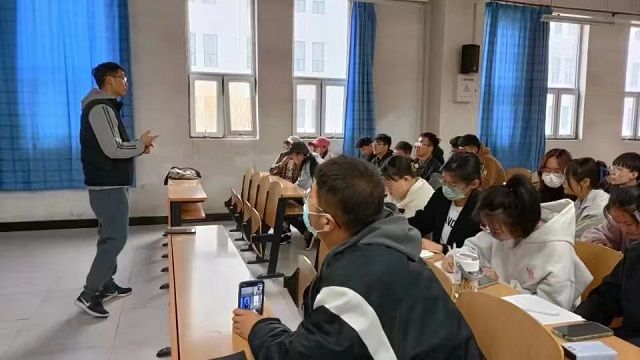 【辅导员说完满】攀研之路 与你同行——食品与环境学院2020级辅导员说完满活动