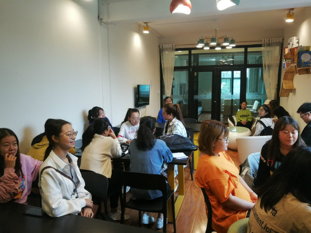 【完满班级】艺术围绕 温暖心灵——外国语言文学系英语1805班、英语1806班、涉外1801班9月完满班级活动