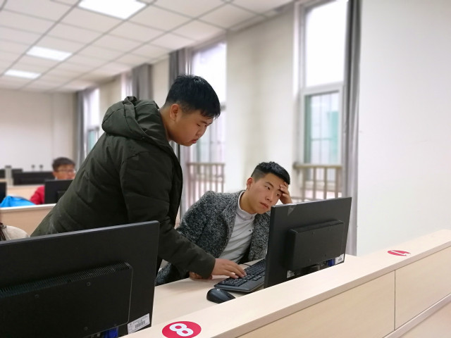 【1+1＞2】Creator机器人实验室开展C语言基础实例讲解