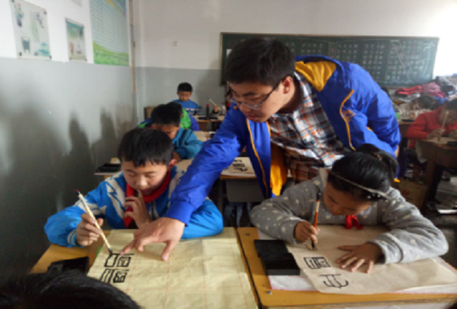 市民课堂第188期:春暖花开 篆梦文化——携手书法社走进北城小学