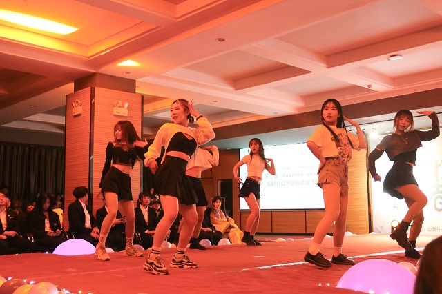 【创意文化节】做时代的“造物者”——第三届“fashion show”废材为料创意时装展大赛成功举办