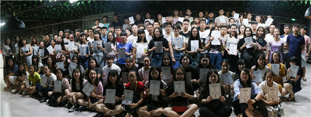 125名骨干学子 1场激情派对 谢谢时光见证他们成长——完满教育学生骨干培养计划第五期培训班结业典礼 暨“成长的地方 | Education”主题酒会圆满落幕