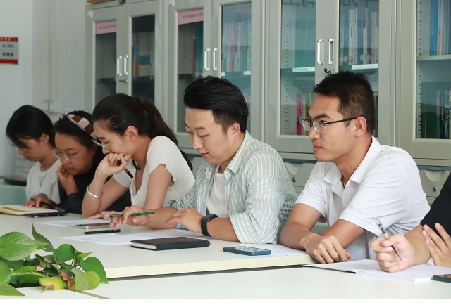 同心同德宏图再展 群策群力快马加鞭——经济与管理学院2021—2022学年上半年完满教育工作交流会