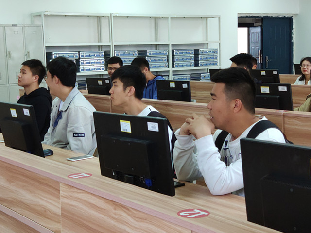 【辅导员说完满】选择改变命运 努力创造奇迹——大数据学院、信息工程学院开展辅导员说完满活动