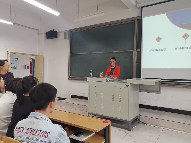 【辅导员说完满】风雨同载经岁月 坚守信仰谱华章——食品与环境学院2017级年级会