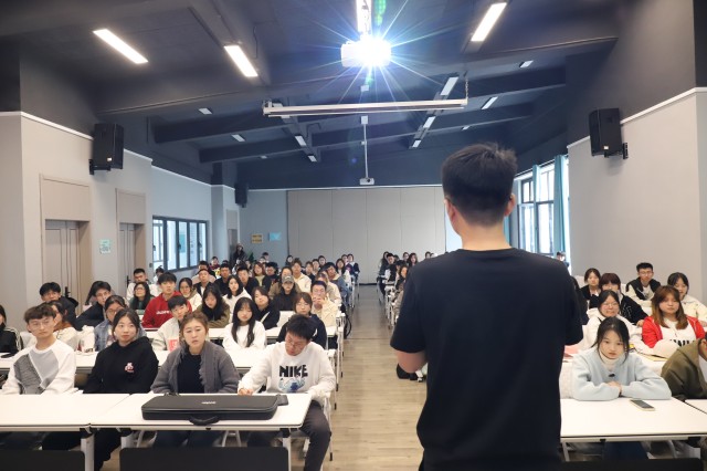 学会用镜头记录完满时光——第56期“创客视界”传媒沙龙如期举行