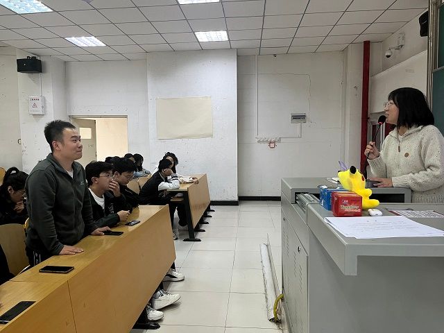 【辅导员说完美】面对压力 我们如何保持韧性——食品与环境学院2021级辅导员说完满活动