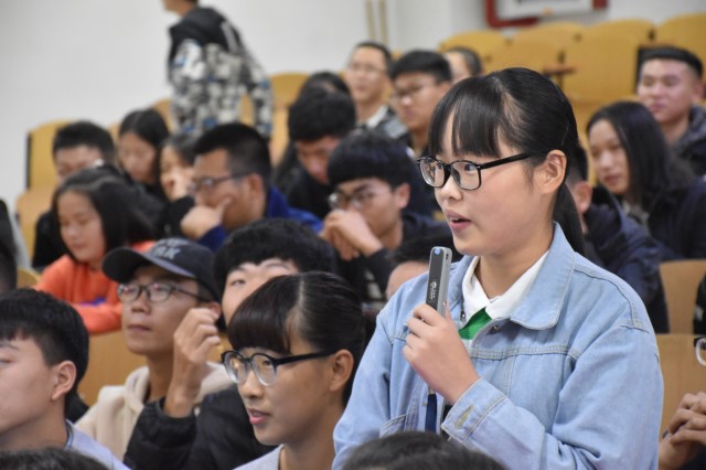 品万千诗词 析中华文化 ——信息工程系举办第一届“上下五千年” 中华诗词大会