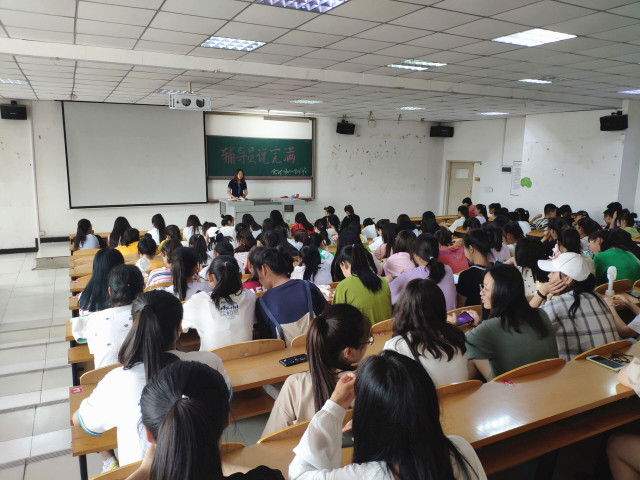 【辅导员说完满】用努力镌刻青春——淬炼商学院“辅导员说完满”专题活动（二十二）