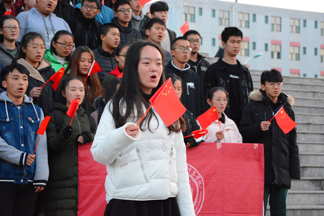 旋律谱写新世纪 颂扬改革开放四十年