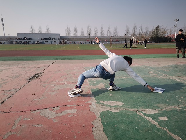 【完满班级】“摸石过河”趣味游戏——软件1805班完满班级活动