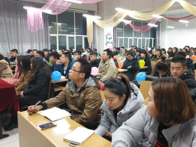 【辅导员说完满】环境科学与食品工程系2016级“辅导员说完满”之学生干部群英经验交流会