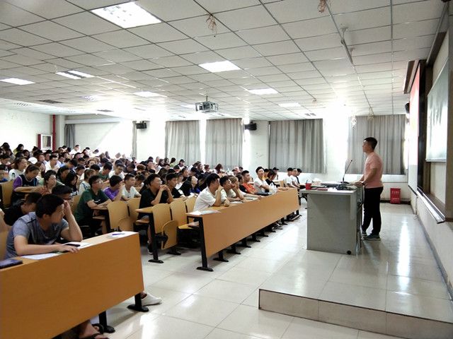 【辅导员说完满】新学期 新气象 新目标 新计划——艺术传媒学院环境设计2018级开展主题年级会