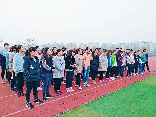 趣味燃脂 逐影夕阳——淬炼商学院开展第二届“燃烧吧 脂肪!”活动