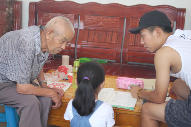 【三下乡】山西高校“90后”学子走入“00后”留守儿童的“一二课堂”