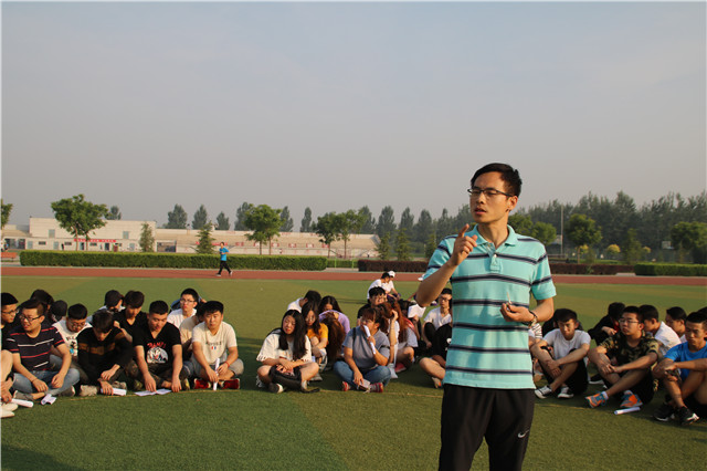 【辅导员说完满】新日 跑道 拌汤——记一次智能工程学院不一样的主题年级会