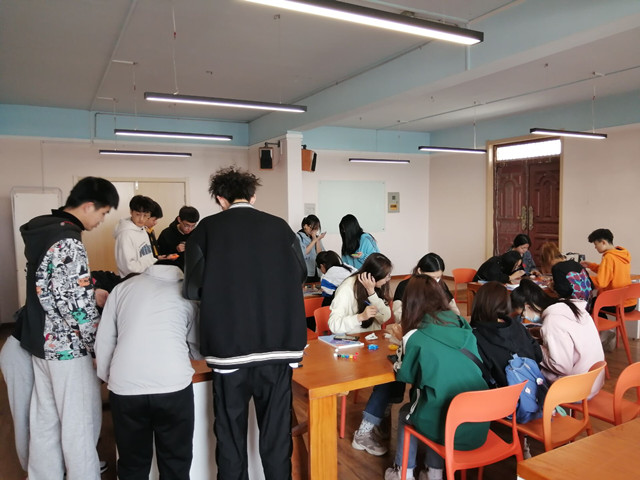 【完满班级】拾少年童趣 涂绚丽色彩——淬炼商学院行管1901班完满班级活动