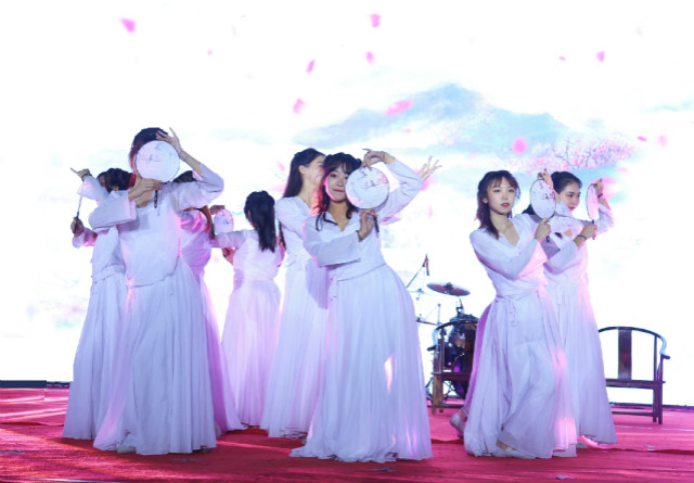 “新星之城——寻找夜空中最亮的你”主题晚会圆满落幕