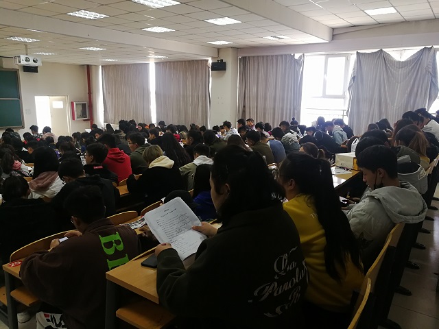 【辅导员说完满】完满教育 完满生活——艺术传媒学院2018级举办辅导员说完满活动