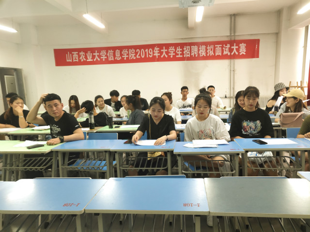 【完满班级】“巧用画笔 描绘青春”绘画创作比赛——艺术传媒学院环设1705班完满班级活动