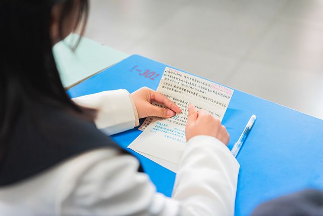 学长计划第1012期:运筹帷幄之中 决胜赛场之上——“白马非马 唇枪舌战”艺术传媒学院第十届“传媒杯”辩论赛初赛