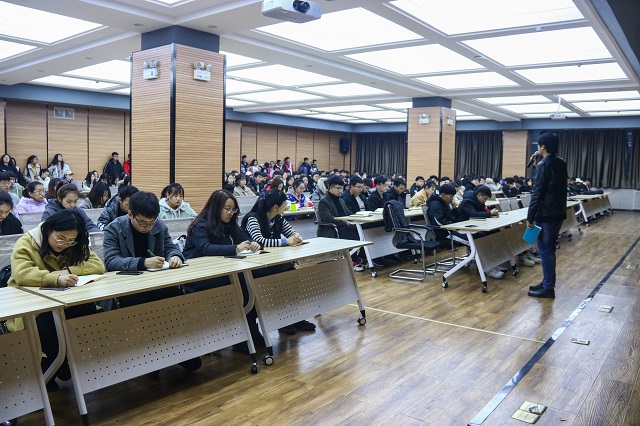 校学生会各组织相继召开新学期学生干部干事见面会