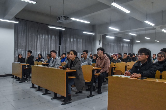 愿干完满 干得了完满 干好完满——大数据学院、信息工程学院学生会开展第九周干部培训会