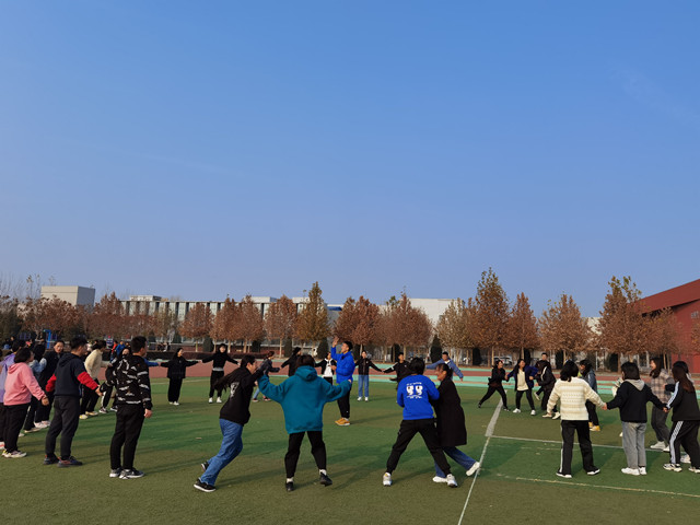 阳光体育 健康心态——淬炼商学院会计2004班完满班级活动