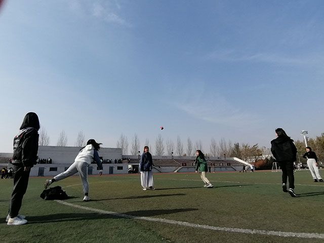 【完满班级】“遇见体育 活力无限”——艺术传媒学院视觉2004班丢沙包趣味竞赛