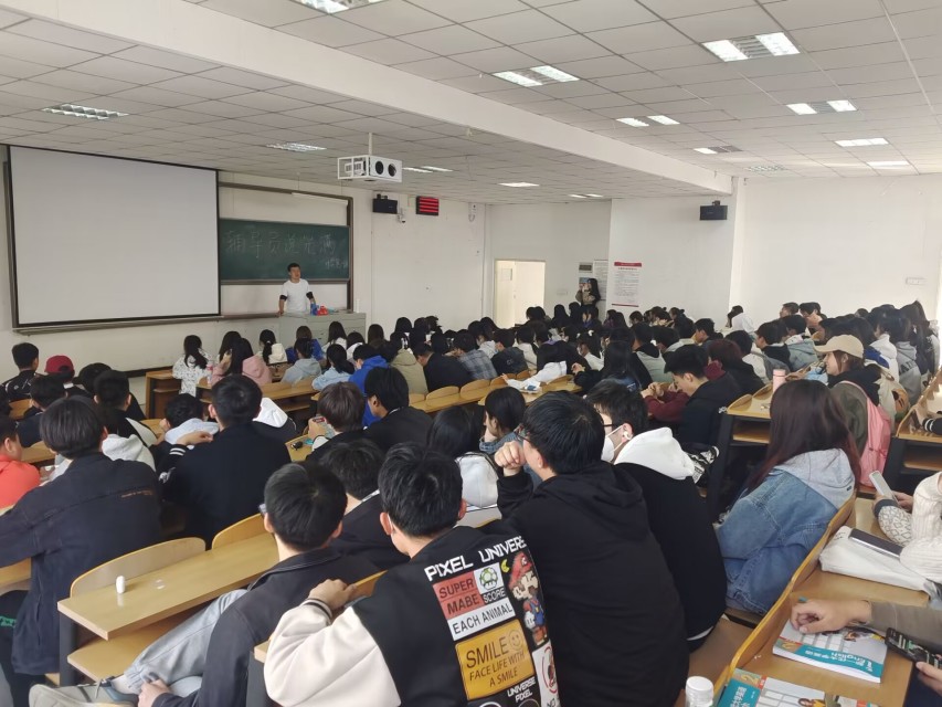 【辅导员说完满】开学第一课 走进新生活——大数据学院、信息工程学院2021级辅导员说完满活动