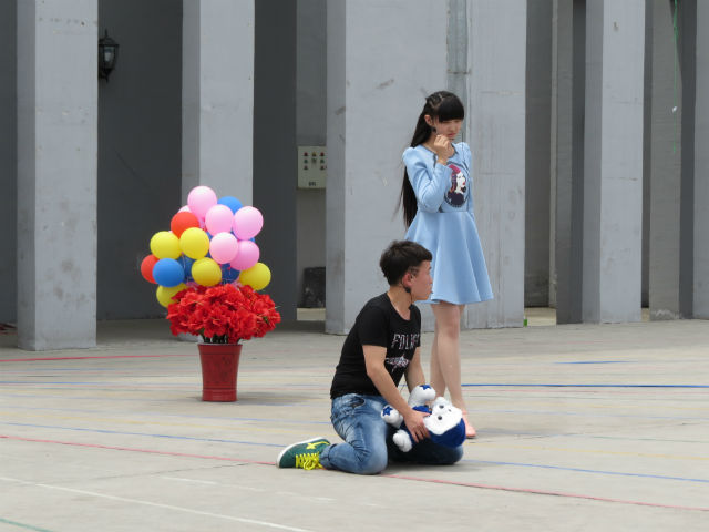 【戏剧节】不悔梦归处 只恨太匆匆——《匆匆那年之谷镇》露天剧场首演