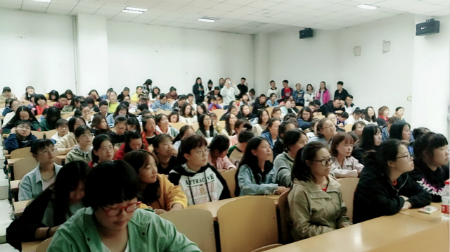 【社团快讯】大学生红十字会开展“送金融知识进校园”宣传活动