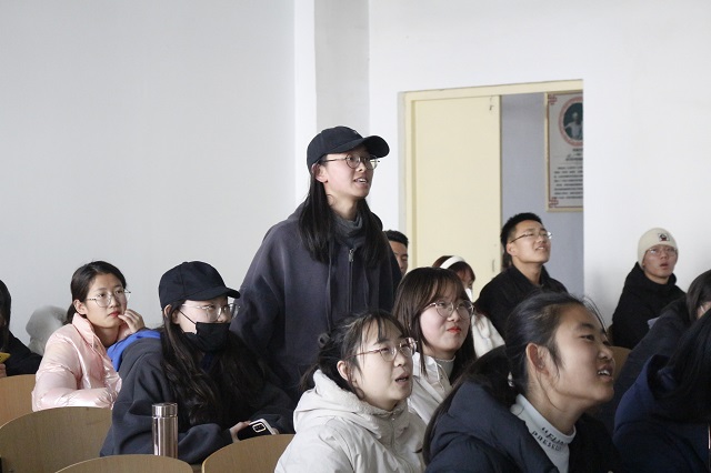 【学生干部培训】规范干部作风 提升团队品质——食品与环境学院开展学生干部作风规范主题讲座