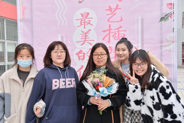 【女生节】艺巧蕙兰心 花满漾信院暨首届“最美的你”园艺插花大赛