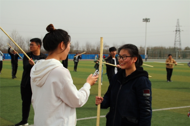 【运动会特辑】飒爽英姿五尺枪 风华正茂竞风流——智能工程学院方阵训练采访纪实
