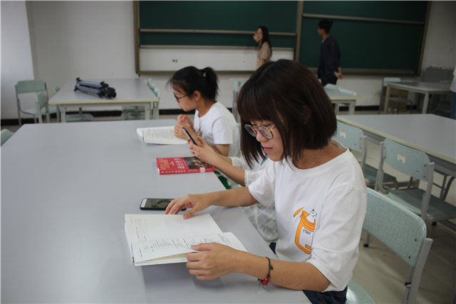 享书中乐趣 得人生经验——淬炼商学院举办“悦读时光 读书分享”交流活动