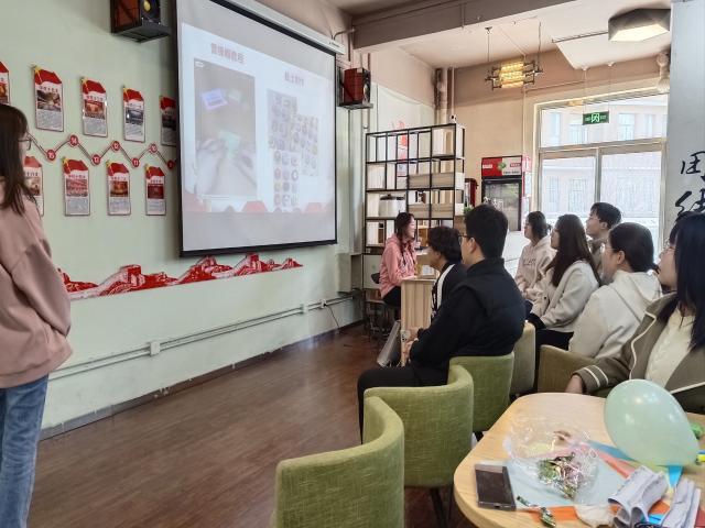 【完满团支部】学雷锋精神 筑青春之梦——商务英语学院英语2203班完满团支部活动