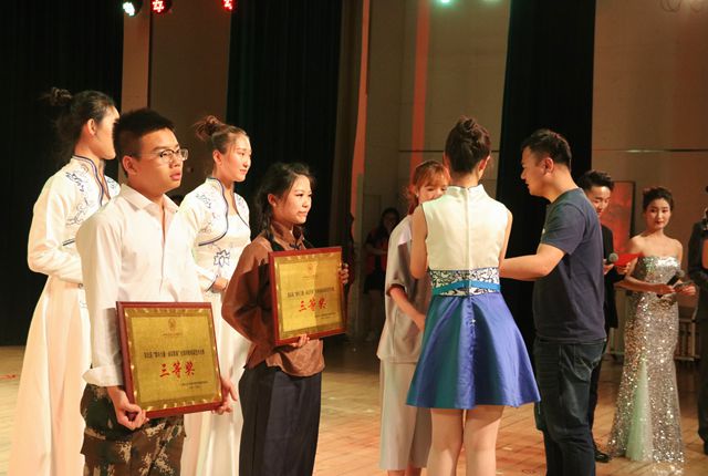 诗色年华 诵响青春——第五届“青年力量·诵读青春”校园朗诵艺术大赛成功举办