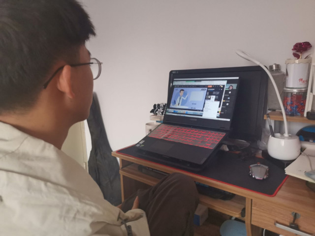 【辅导员说完满】心怀希望 迎接暖阳——经济与管理学院召开“理性应对疫情,合理安排生活”主题年级会