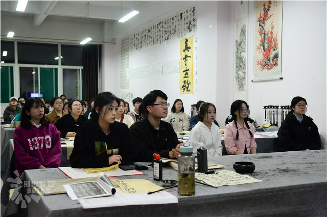 竹贤林书法社:名师进社团 开展“書菜课堂”