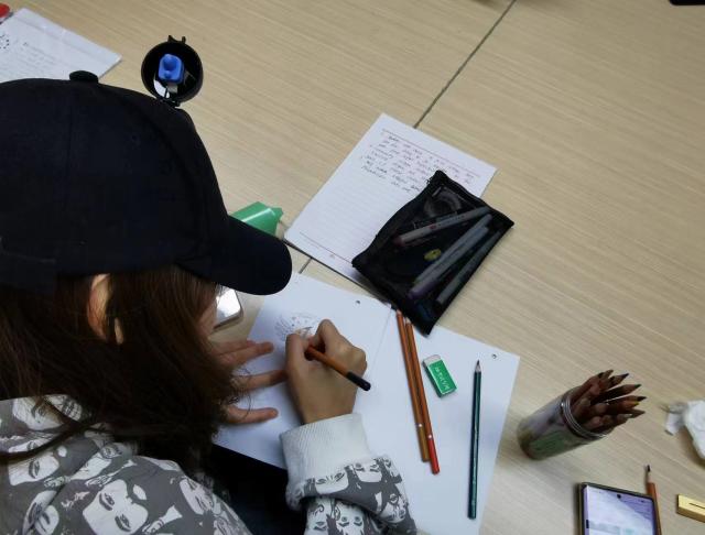 【完满班级】我以我手执新笔 我以我心绘班徽——远景2201班10月完满班级活动