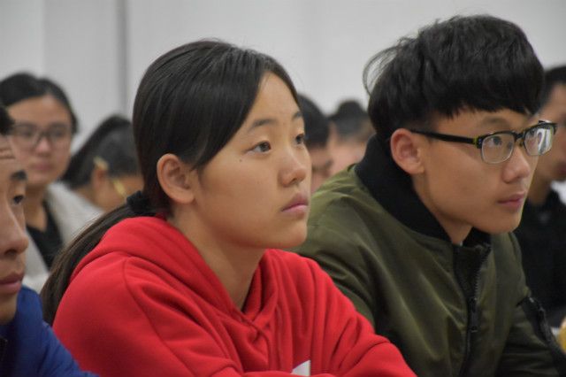 【辅导员说完满】越运动 越青春——经济管理系举办2017级辅导员说完满活动