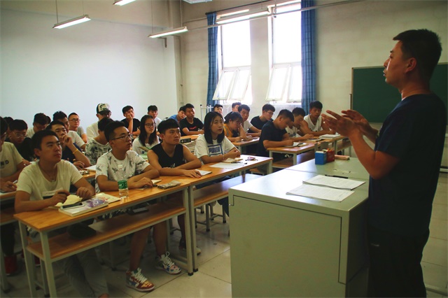 智能工程学院召开2018-2019学年完满教育工作部署大会