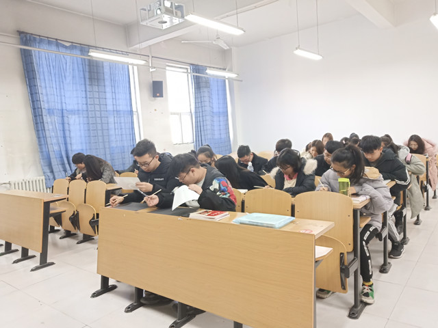 【完满班级】奏响青春之歌 感受多彩完满——经济与管理学院十二月完满班级活动纪实（一）