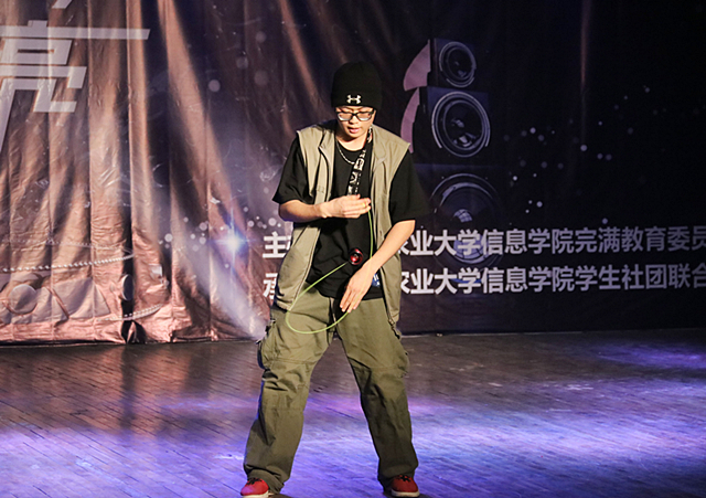 【达人秀】第四届“我最闪亮”信院达人秀半决赛强势开赛
