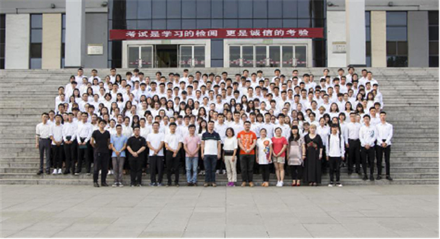 学习标杆•李有情:保持热爱 奔赴山海