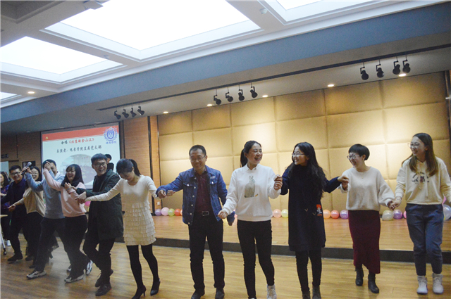 “我们都是追梦人”主题晚会华丽上演——第103期乌马河周末文化广场成功举办
