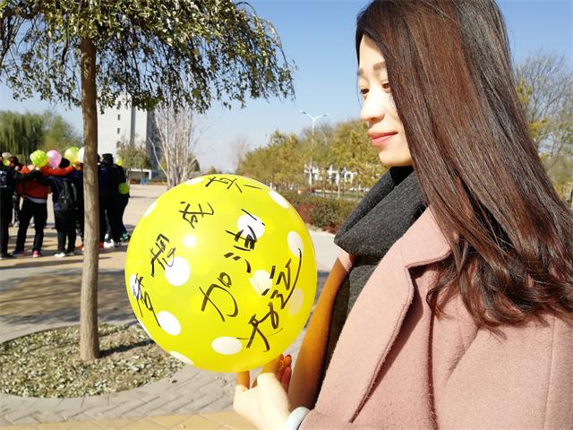 【辅导员说完满】养一朵梦想 等待它发光——机电工程系2017级举办“辅导员说完满”活动